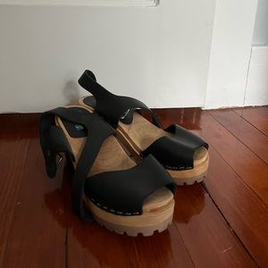 MIA Black Sandal Clogs